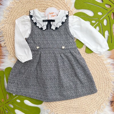  Conj. Blusa Gola Bordada Corações e Salopete Pied de Poule - Branco e Preto